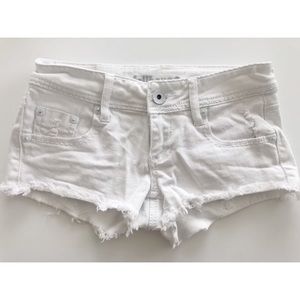 ✅DOLLHOUSE SHORT SHORTS IN WHITE